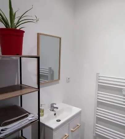 Hotel Best Location, Near Stadium And City Center - 1 Single Bed Plus 1 Additional Bed *