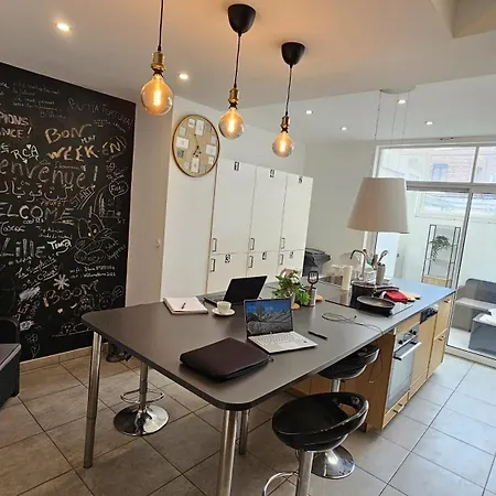Hotel Best Location, Near Stadium And City Center - 1 Single Bed Plus 1 Additional Bed Lille